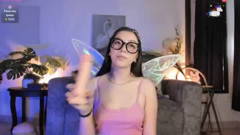 Snapshot of elliedream_ chatting on June 19, 2026, 2:21 pm elliedream_ online show from June 19, 2026, 2:21 pm