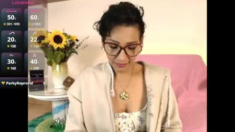 Snapshot of elliee1 chatting on February 18, 2025, 4:16 pm elliee1 online show from February 18, 2025, 4:16 pm