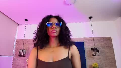 Snapshot of elliee_alves chatting on June 9, 2026, 5:57 pm elliee_alves online show from June 9, 2026, 5:57 pm