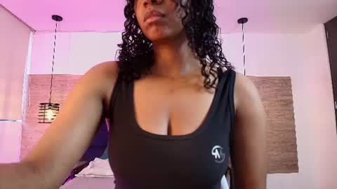 Snapshot of elliee_alves chatting on June 12, 2026, 6:18 pm elliee_alves online show from June 12, 2026, 6:18 pm