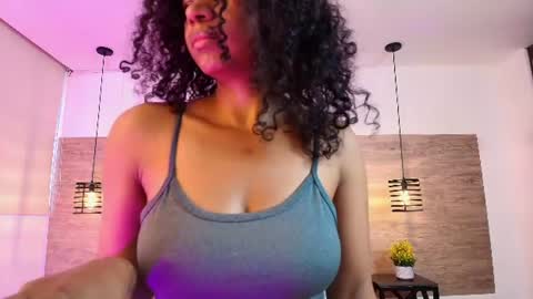 Snapshot of elliee_alves chatting on June 26, 2026, 1:26 pm elliee_alves online show from June 26, 2026, 1:26 pm