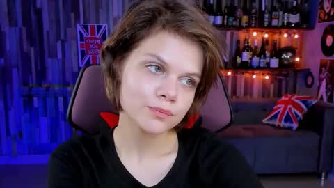 Snapshot of elliemurler chatting on October 14, 2025, 9:10 am elliemurler online show from October 14, 2025, 9:10 am