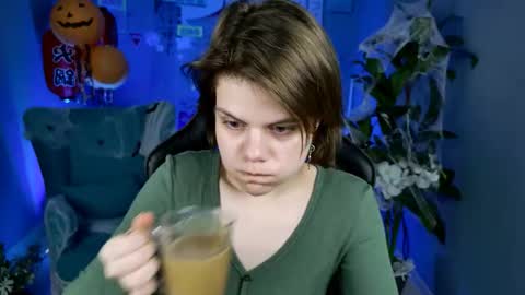 Snapshot of elliemurler chatting on October 24, 2025, 9:06 am elliemurler online show from October 24, 2025, 9:06 am