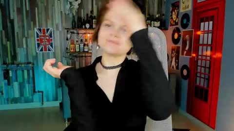 Snapshot of elliemurler chatting on December 14, 2025, 1:27 pm elliemurler online show from December 14, 2025, 1:27 pm