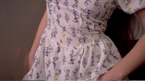 Snapshot of elliephant_ chatting on January 5, 2025, 3:34 pm just Emily online show from January 5, 2025, 3:34 pm