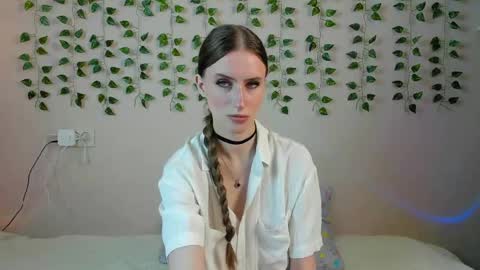Snapshot of ellierough chatting on May 28, 2026, 5:38 am ellierough online show from May 28, 2026, 5:38 am