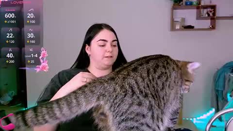 Ellie online show from March 11, 2025, 7:14 pm