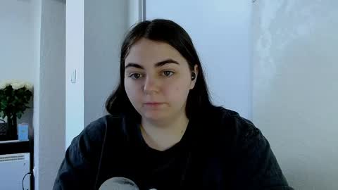Ellie online show from April 24, 2026, 5:43 am