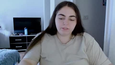 Snapshot of ellies_8 chatting on June 2, 2026, 8:16 am Ellie online show from June 2, 2026, 8:16 am
