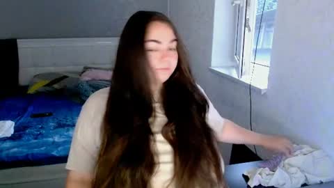 Snapshot of ellies_8 chatting on July 3, 2026, 2:51 am Ellie online show from July 3, 2026, 2:51 am