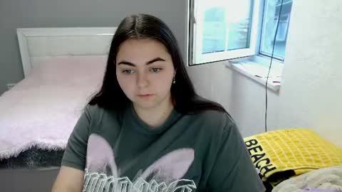 Snapshot of ellies_8 chatting on July 18, 2026, 4:05 am Ellie online show from July 18, 2026, 4:05 am