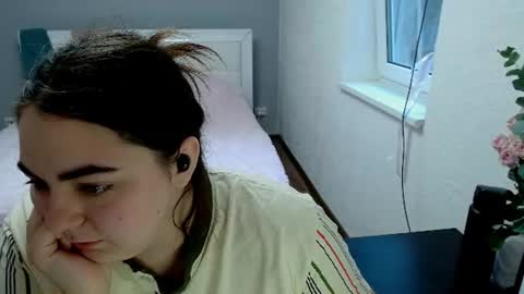 Snapshot of ellies_8 chatting on July 24, 2026, 3:37 am Ellie online show from July 24, 2026, 3:37 am