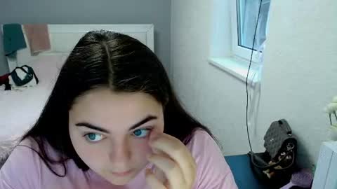 Snapshot of ellies_8 chatting on July 25, 2026, 3:48 am Ellie online show from July 25, 2026, 3:48 am