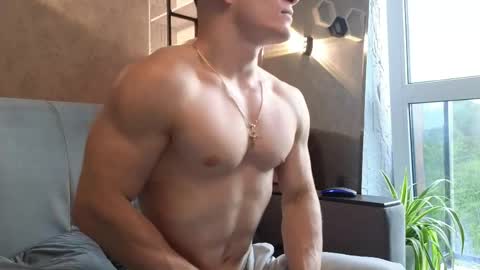 elliot_muscle04 online show from April 30, 2026, 3:29 pm