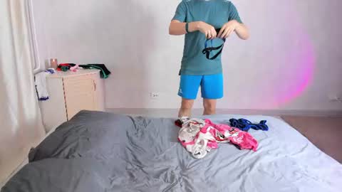 elliot_winki online show from July 2, 2026, 8:04 pm
