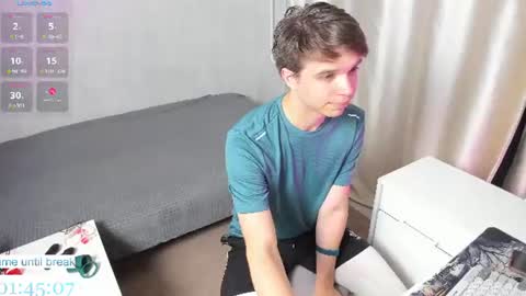 elliot_winki online show from July 11, 2026, 5:04 pm