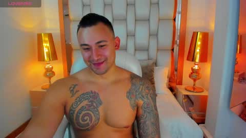 Snapshot of elliott_veelez chatting on December 3, 2024, 8:39 pm E L L I O T V E L E Z online show from December 3, 2024, 8:39 pm