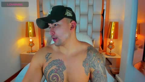 Snapshot of elliott_veelez chatting on January 22, 2025, 8:28 pm E L L I O T V E L E Z online show from January 22, 2025, 8:28 pm