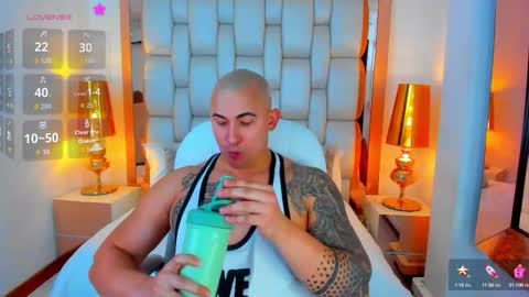 Snapshot of elliott_veelez chatting on September 9, 2025, 8:41 pm E L L I O T V E L E Z online show from September 9, 2025, 8:41 pm