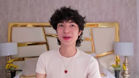 elliotvolkov online show from December 19, 2025, 5:31 pm