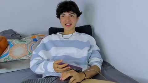 elliotvolkov online show from April 21, 2026, 1:42 am