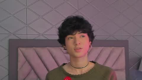Snapshot of elliotvolkov chatting on June 3, 2026, 5:43 am elliotvolkov online show from June 3, 2026, 5:43 am