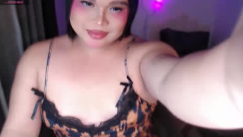 Ellise online show from May 4, 2026, 4:30 am