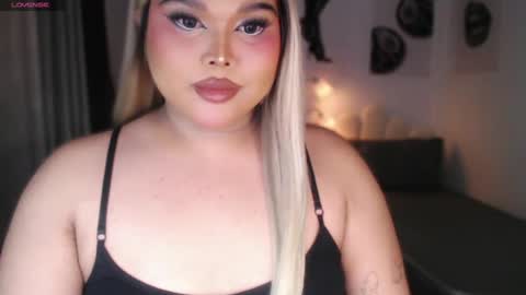 Snapshot of ellise_husson chatting on July 26, 2026, 4:53 am Ellise online show from July 26, 2026, 4:53 am