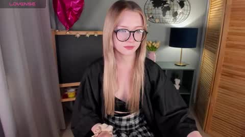 elliup online show from October 13, 2025, 8:25 am