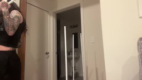 Elli X Raven online show from March 17, 2026, 11:30 pm