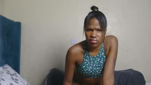Snapshot of elllanna chatting on May 13, 2026, 9:00 pm elllanna online show from May 13, 2026, 9:00 pm
