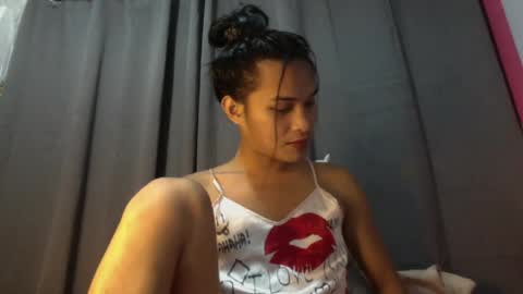 Snapshot of ellorrey chatting on June 17, 2026, 9:34 am ELLORREY online show from June 17, 2026, 9:34 am