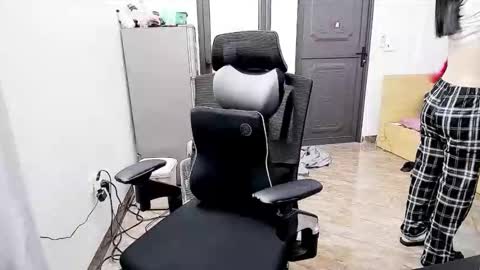 ellsa9x online show from February 6, 2026, 2:38 am