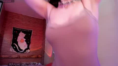 Snapshot of elly__green chatting on May 1, 2026, 2:16 am Elly online show from May 1, 2026, 2:16 am
