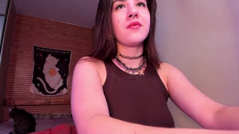 Snapshot of elly__green chatting on May 2, 2026, 2:05 am Elly online show from May 2, 2026, 2:05 am