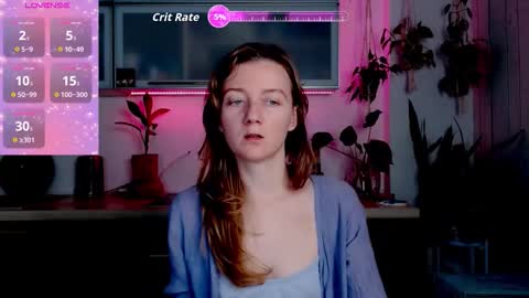 Snapshot of elly_helly chatting on November 14, 2025, 8:18 pm elly_helly online show from November 14, 2025, 8:18 pm