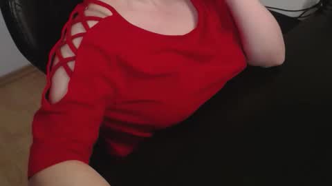 Elly online show from February 26, 2026, 7:24 pm