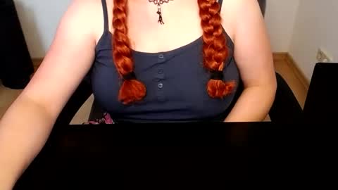 Elly online show from July 26, 2026, 6:43 am