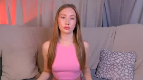  Elly  online show from July 19, 2026, 3:10 am