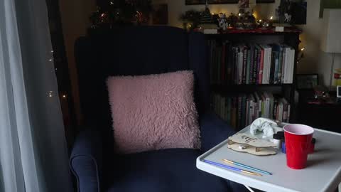 Elly Naomi online show from December 6, 2024, 4:06 pm