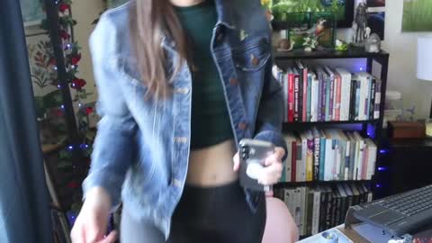 Snapshot of ellynaomi chatting on March 27, 2026, 4:51 pm Elly Naomi online show from March 27, 2026, 4:51 pm