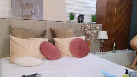 Snapshot of ellyross_ chatting on March 3, 2025, 11:33 am EllyRoss online show from March 3, 2025, 11:33 am