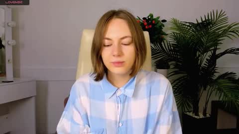 Snapshot of elma_lily chatting on November 9, 2025, 7:17 am elma_lily online show from November 9, 2025, 7:17 am