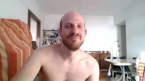 Snapshot of elmatirestrepo chatting on December 31, 2024, 12:04 pm Mati Restrepo online show from December 31, 2024, 12:04 pm