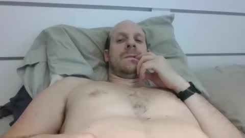 Snapshot of elmatirestrepo chatting on March 12, 2026, 11:55 pm Mati Restrepo online show from March 12, 2026, 11:55 pm