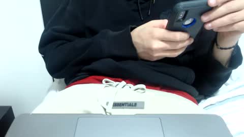 Snapshot of elmono33 chatting on December 9, 2024, 5:18 am elmono33 online show from December 9, 2024, 5:18 am