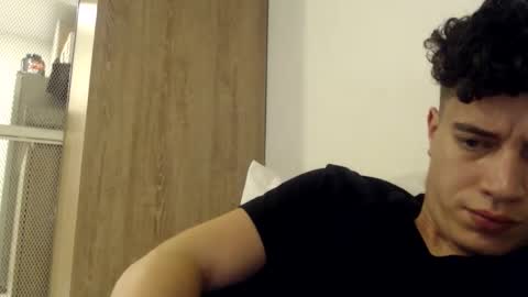 Snapshot of elmono33 chatting on February 1, 2025, 10:05 am elmono33 online show from February 1, 2025, 10:05 am