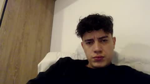 Snapshot of elmono33 chatting on March 8, 2025, 8:25 pm elmono33 online show from March 8, 2025, 8:25 pm