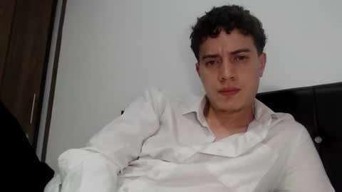 Snapshot of elmono33 chatting on September 11, 2025, 8:20 pm elmono33 online show from September 11, 2025, 8:20 pm