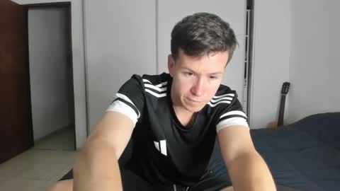 Snapshot of elnenedearg chatting on October 15, 2025, 1:39 am elnenedearg online show from October 15, 2025, 1:39 am